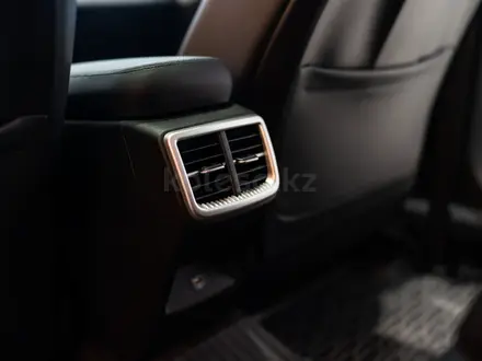 Kia K5 Luxe 2026 года за 14 490 000 тг. в Алматы – фото 23