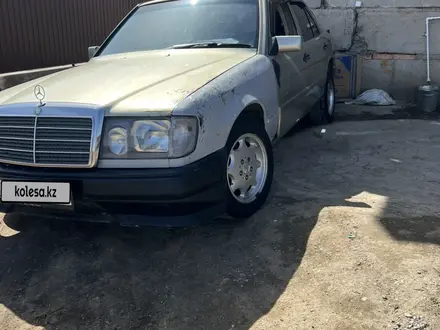 Mercedes-Benz E 230 1992 года за 1 200 000 тг. в Караганда – фото 3