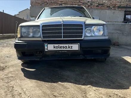 Mercedes-Benz E 230 1992 года за 1 200 000 тг. в Караганда