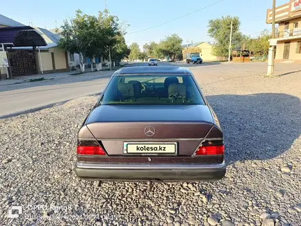 Mercedes-Benz E 230 1992 года за 1 750 000 тг. в Казыгурт – фото 4