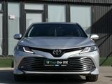 Toyota Camry 2019 года за 12 900 000 тг. в Актау – фото 2