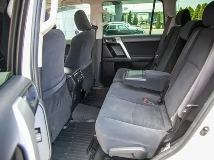 Toyota Land Cruiser Prado 2015 года за 15 790 000 тг. в Алматы – фото 11
