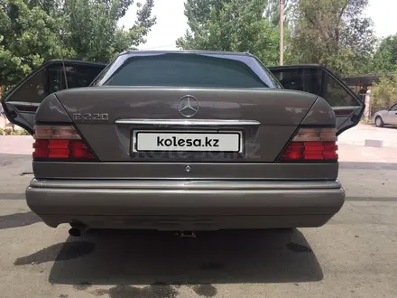 Mercedes-Benz E 220 1994 года за 4 200 000 тг. в Шымкент – фото 6