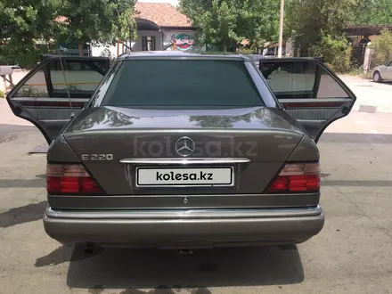 Mercedes-Benz E 220 1994 года за 4 200 000 тг. в Шымкент – фото 7