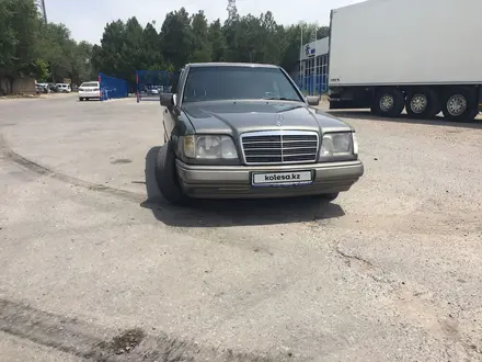 Mercedes-Benz E 220 1994 года за 4 200 000 тг. в Шымкент – фото 8