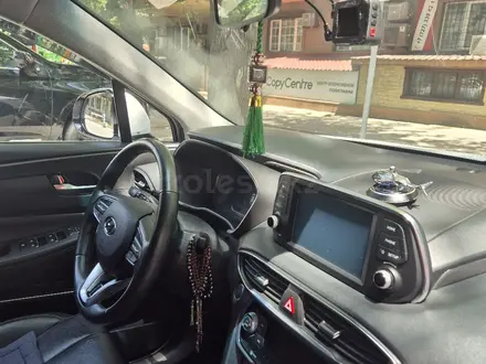 Hyundai Santa Fe 2020 года за 14 300 000 тг. в Алматы – фото 11