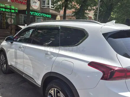 Hyundai Santa Fe 2020 года за 14 300 000 тг. в Алматы – фото 16