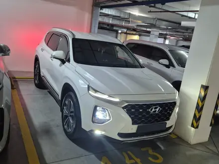 Hyundai Santa Fe 2020 года за 14 300 000 тг. в Алматы – фото 4