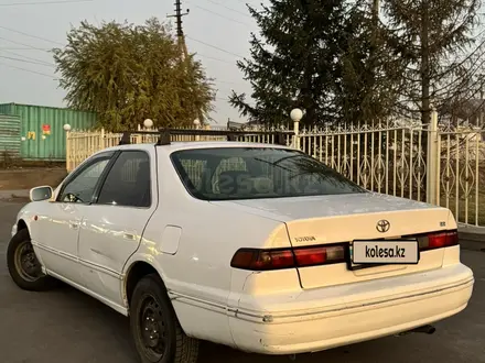 Toyota Camry 1997 года за 2 200 000 тг. в Алматы – фото 23