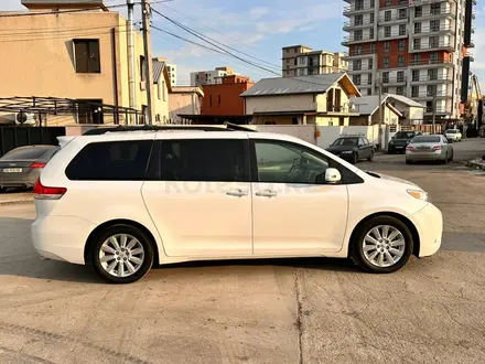 Toyota Sienna 2014 года за 11 000 000 тг. в Уральск – фото 16