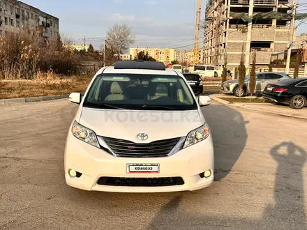 Toyota Sienna 2014 года за 11 000 000 тг. в Уральск – фото 19