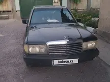 Mercedes-Benz 190, 1990