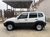 Chevrolet Niva 2017 года за 3 500 000 тг. в Туркестан – фото 2