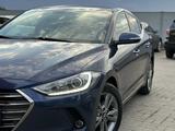 Hyundai Elantra 2018 года за 8 000 000 тг. в Актобе – фото 2