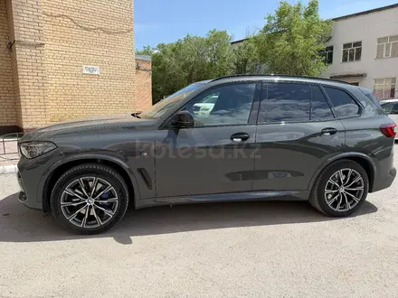 BMW X5 2021 года за 33 000 000 тг. в Караганда – фото 2