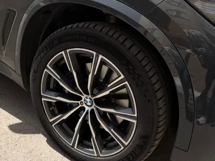 BMW X5 2021 года за 33 000 000 тг. в Караганда – фото 7