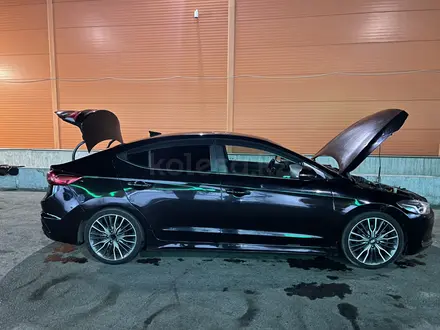 Hyundai Elantra 2018 года за 6 000 000 тг. в Алматы – фото 3