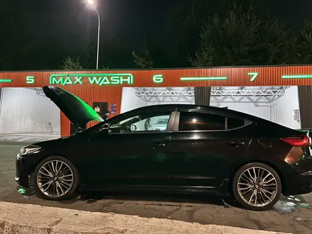 Hyundai Elantra 2018 года за 6 000 000 тг. в Алматы – фото 2