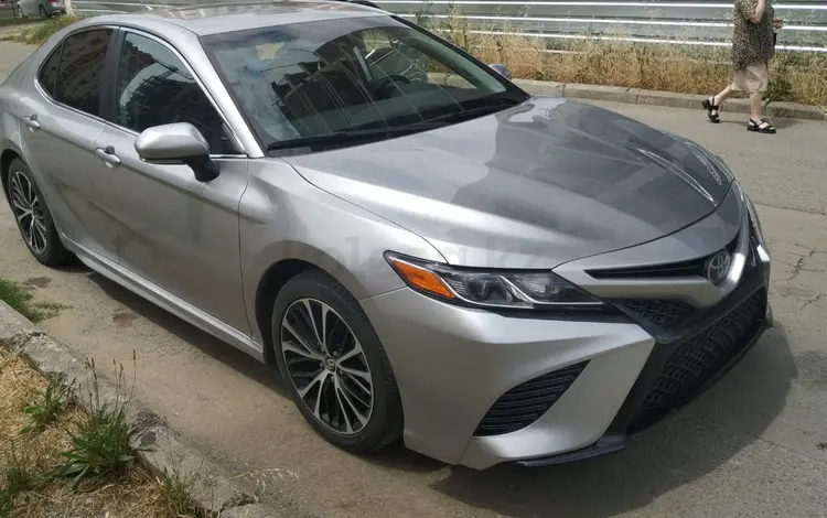 Toyota Camry 2018 года за 11 000 000 тг. в Актобе