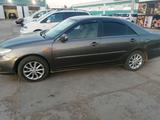 Toyota Camry 2004 года за 5 300 000 тг. в Кандыагаш – фото 2