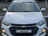 Chevrolet Onix 2023 года за 4 550 000 тг. в Караганда