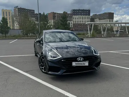 Hyundai Sonata 2022 года за 13 500 000 тг. в Астана