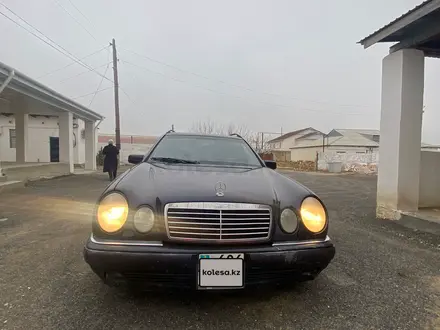 Mercedes-Benz E 230 1997 года за 2 589 000 тг. в Актау – фото 2