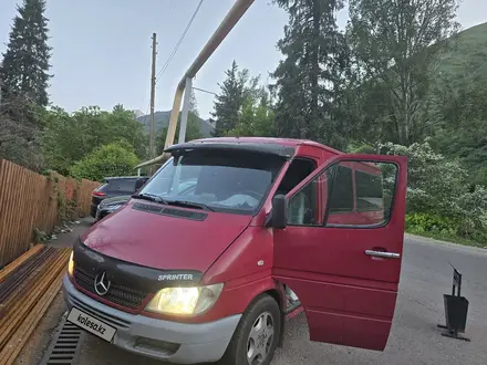 Mercedes-Benz Sprinter 2005 года за 7 150 000 тг. в Алматы – фото 2