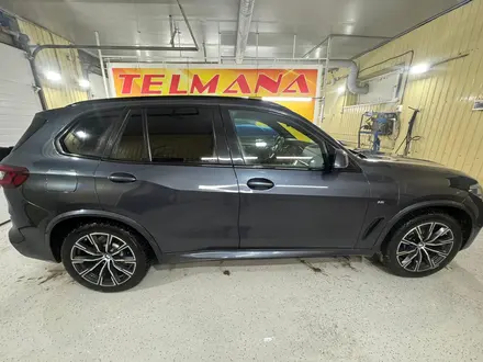 BMW X5 2019 года за 28 000 000 тг. в Астана – фото 2