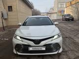 Toyota Camry 2018 года за 13 000 000 тг. в Алматы