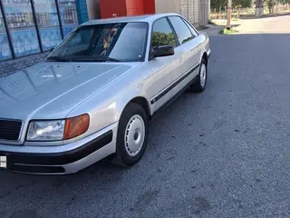 Audi 100