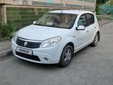 Renault Sandero 2013 годаүшін2 800 000 тг. в Астана