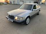 Mercedes-Benz E 200 1995 года за 1 400 000 тг. в Астана