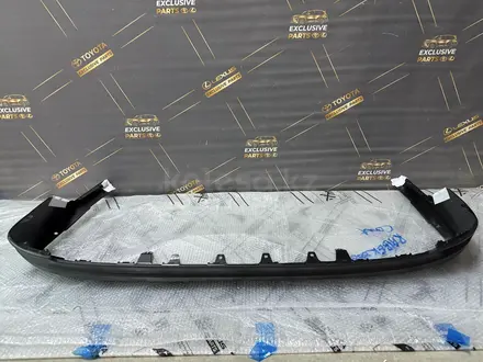 Накладка заднего бампера Toyota Camry 80 за 130 000 тг. в Астана – фото 2