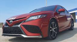 Toyota Camry 2020 года за 9 900 000 тг. в Актау