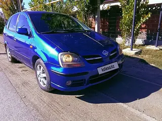 Nissan Tino, 2001
