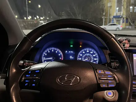 Hyundai Elantra 2019 года за 7 700 000 тг. в Атырау – фото 9