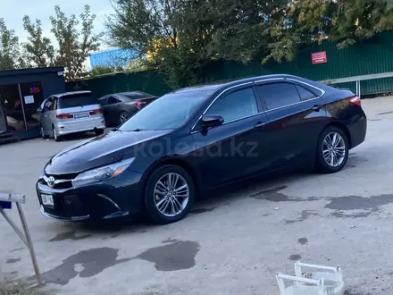 Toyota Camry 2015 года за 6 000 000 тг. в Кульсары – фото 2