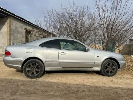 Mercedes-Benz CLK 320 1998 года за 1 300 000 тг. в Жанаозен – фото 4