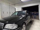 Mercedes-Benz C 200 1998 годаүшін1 300 000 тг. в Актобе – фото 2
