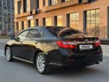 Toyota Camry 2013 года за 7 700 000 тг. в Уральск – фото 5