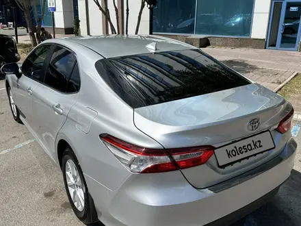 Toyota Camry 2019 года за 11 350 000 тг. в Астана – фото 10