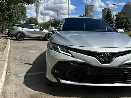 Toyota Camry 2019 года за 11 350 000 тг. в Астана – фото 6