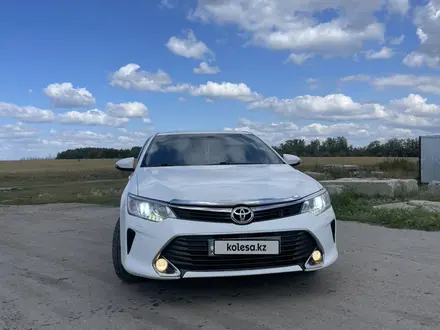 Toyota Camry 2015 года за 10 200 000 тг. в Костанай – фото 2