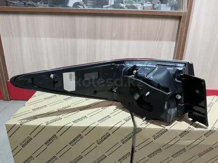 Фонарь задний lexus ES250 2015-2018 81551-33760 XV60, задний правый за 140 000 тг. в Шымкент – фото 5
