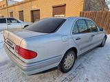 Mercedes-Benz E 280 1996 года за 1 800 000 тг. в Актобе – фото 2