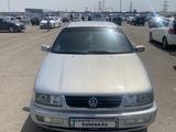 Volkswagen Passat 1994 годаүшін2 200 000 тг. в Актау