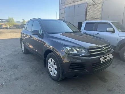 Volkswagen Touareg 2012 года за 10 000 000 тг. в Костанай – фото 2