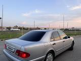 Mercedes-Benz E 200 1996 года за 3 350 000 тг. в Уральск – фото 4