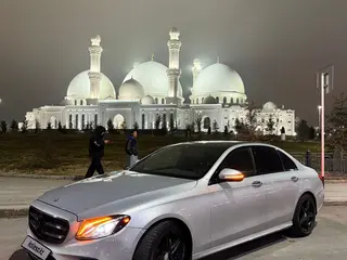 Mercedes-Benz E-Class, 2016